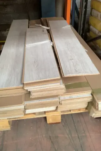 [MN28] Parquet Gris stratifié